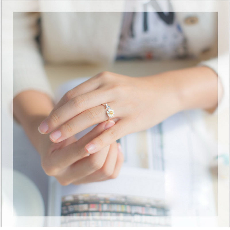 2021 New Spring White Enamel D - Resin Art Ring ulasan dan harga